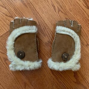 UGG WOMEN'S BAILEY BUTTON FINGERLESS GLOVES